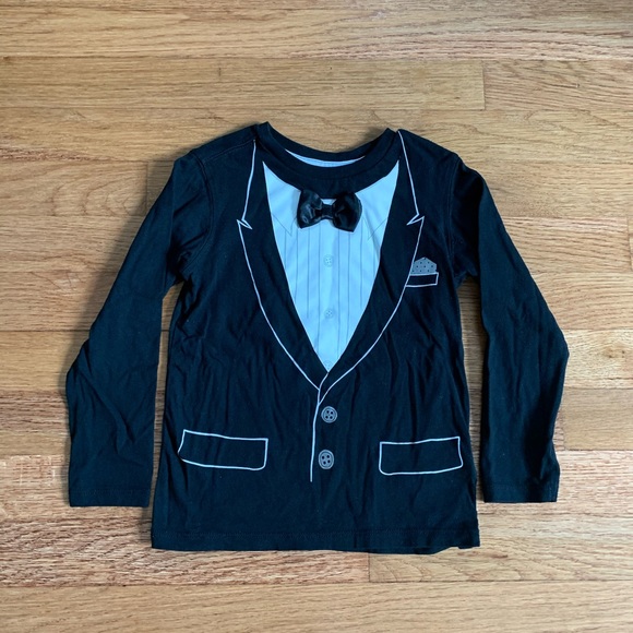 Boys bundle of 5 size: 2-4 - Picture 4 of 5